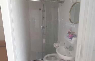 Desiree's Rooms - n 2 camere con bagno privato e balcone - Foto 13