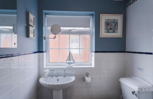 Corner Cottage - character, charm, great location. - Foto 65