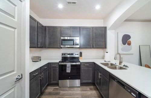 Landing Spectacular 2BD Clubhouse Pool - Foto 14