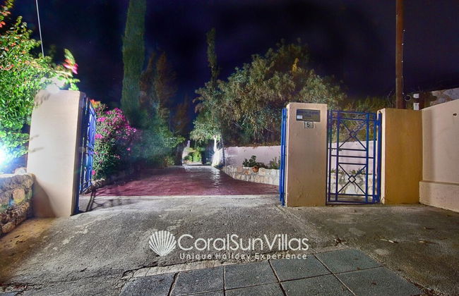 Wonderful Quiet Area, Completely Privacy, Large Private Pool, Colourful Garden - Foto 50