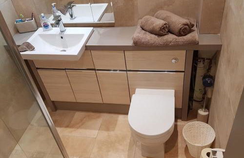 Seaside Escape - Deganwy Beach Cottage - Sea Views & Golf Course Views - Photo 24