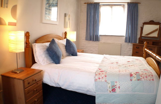 Polean Farm Cottages - Photo 7