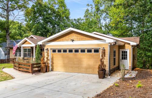 4bd Waterfront House in Lake Lanier with HotTub, FirePit, Wifi, Ping Pong and 2 Kaya - Foto 37