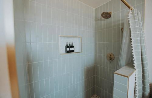 Bohemian ChiC SpaCation-Private HotTub-Close to Downtown-No Pet Fee! - Foto 46