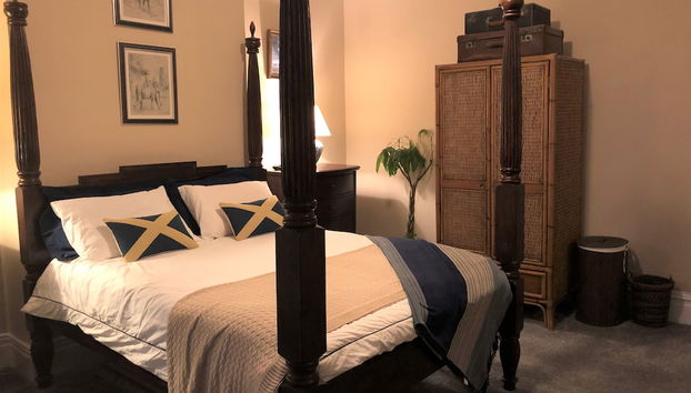 Lyndhurst - Victorian villa with heated pool - Photo 2, Room