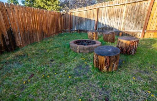 Hillcrest Chalet - Spa - Firepit - Views - USAFA - Foto 49