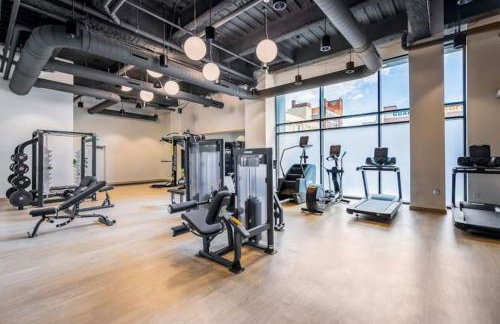 LUX Studio King Bed Free Parking Gym New - Foto 38