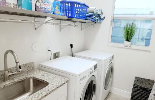 PoshPadz Pool Villa, Hot Tub, Near Beach, Sleeps 6 - Photo 19