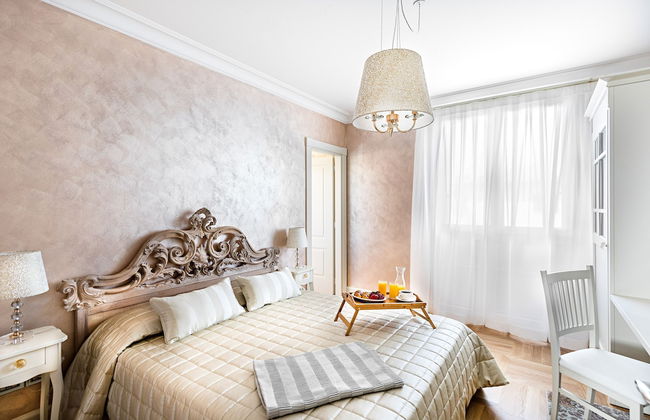 Luxury Lakefront Catullo with pool - Photo 19