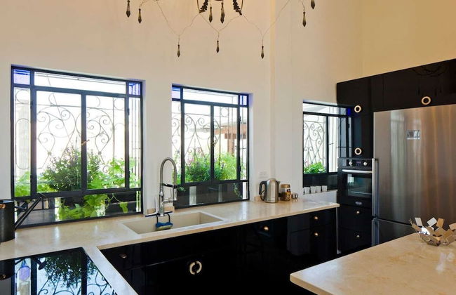 Designed Jaffa Haven with Rooftop by Sea N' Rent - Foto 17