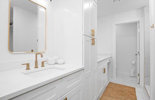 Relaxed Luxury Pet Friendly Home with Pool and Backyard Lounge in San Antonio, TX - Foto 27