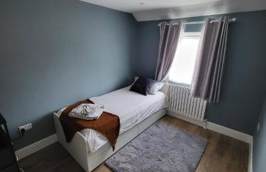 Luxury 3 Bed London Home - 3 stops away from Tottenham Stadium - Perfect for Holidays - Photo 26