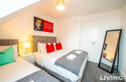 NEW Spacious Modern Townhouse Sleeps 12 Free Parking - Foto 45