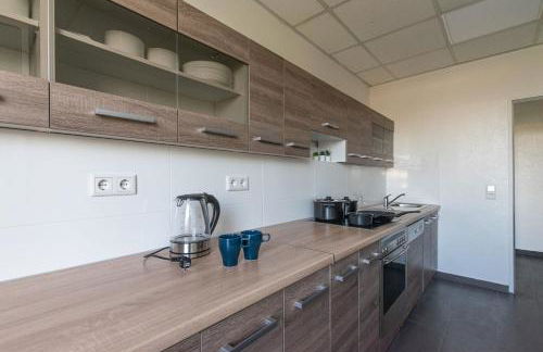 T&K Apartments 6 and 10 Room Apartment in Neuss for big Groups 22min to Fair DUS - Foto 8
