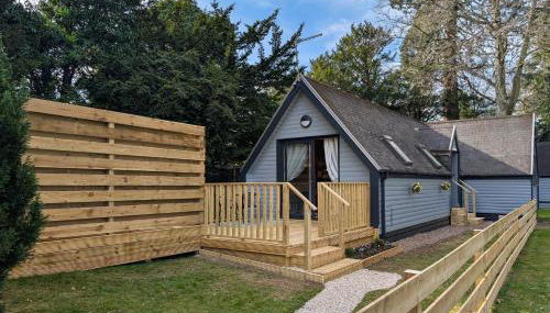 Cear 2- Private Hot Tub- Perth-Pet Friendly Lodge - Foto 5, Garden