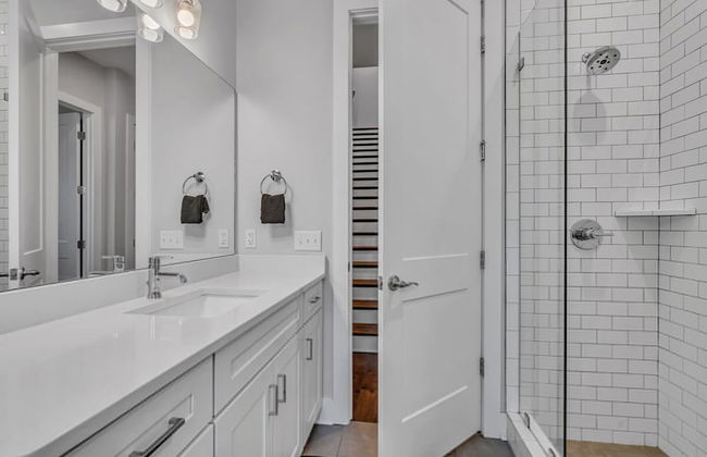 Luxury Townhome With Rooftop Deck Skyline Views - Foto 23