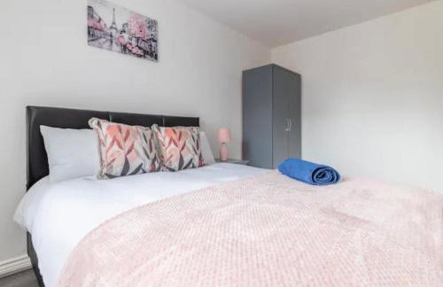 Marston 5 Bedroom Home With Parking Near HS2 & NEC & BHX - Foto 20