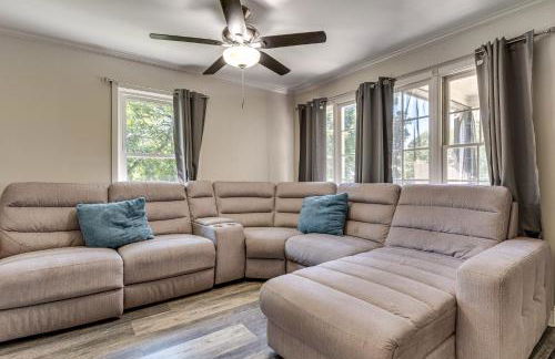 Steps to Playground Family Home in Douglasville! - Foto 5