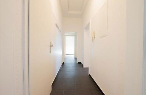 Tolstov Apartments - City Apartments with 2 , 3 and 6 Rooms - 15 Min to Messe DUS and Old Town DUS - Foto 44