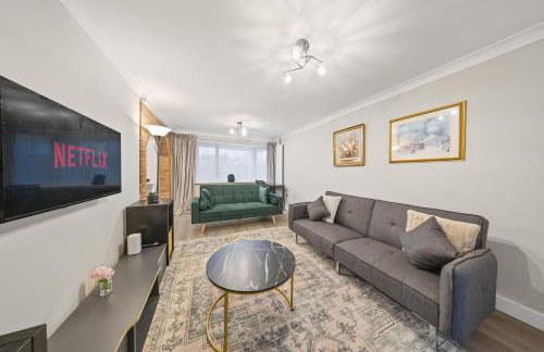 Long-short-stay Medway home with parking, WiFi &pool table - Foto 21