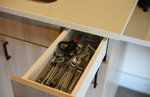 King Bed, Free Parking, Near UPMC, Pitt & CMU - Foto 36