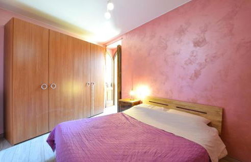 Gorgeous Apartment In Solferino - Foto 6