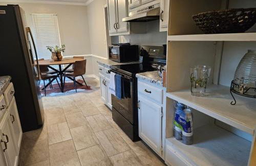 VillaQuèFrancia near Elvis Presley's Graceland 6 mins from Airport, Shuttle, & Rental Vehicle - Foto 17