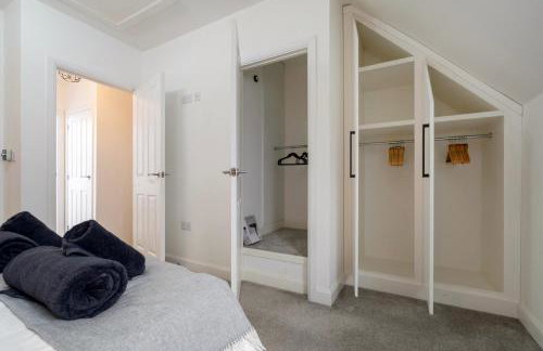 London 4-Bed in Coulsdon, 20 mins Gatwick, Parking - Foto 26