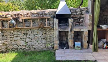 La antigua escuela bajo la Tesla - Foto 5