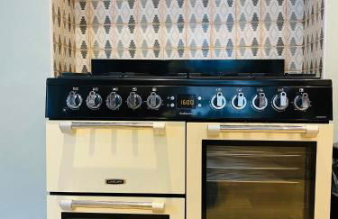 Ocean Terrace, Ilfracombe, 4 bedrooms, Sleeps 8, Stunning Sea Views, Parking, Garden, Pet Friendly - Foto 12