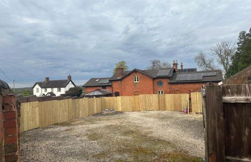 The Hurst Coach House - Photo 42