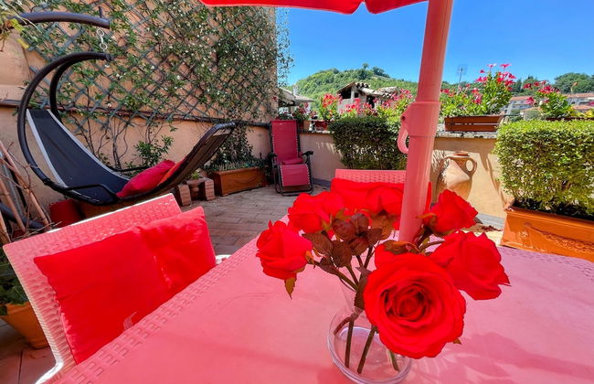 Central Spoleto Apartment With Large Sunny Terrace With Views - Photo 54