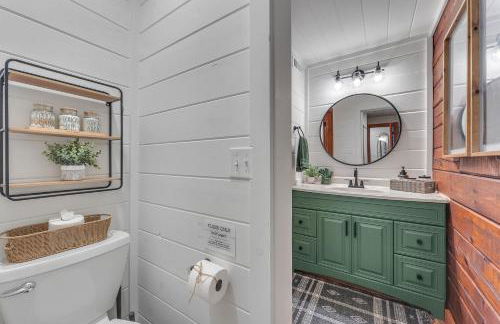 Family Chalet With Sauna, HotTub, Heavenly Views! Mins to Downtown! - Foto 24