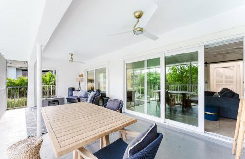 Aureum Stay Beachside Two Bedroom with Pool near Boca Beach - Foto 33