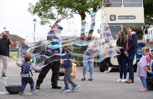 Apartment 4 - striking, 2 bedroom luxury apartment - close to town, mainline rail & theatre - Photo 41