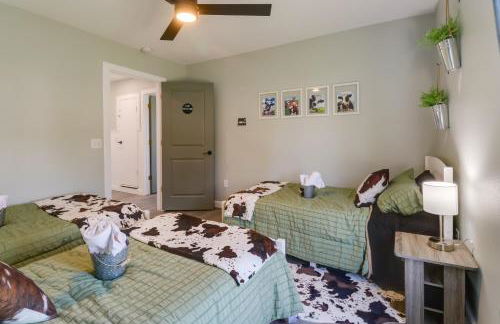 Spacious Yard, Games and Fire Pit Grove Home Rental - Foto 26