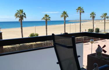 Beach Front 2 Bedrooms Apartment - Foto 1