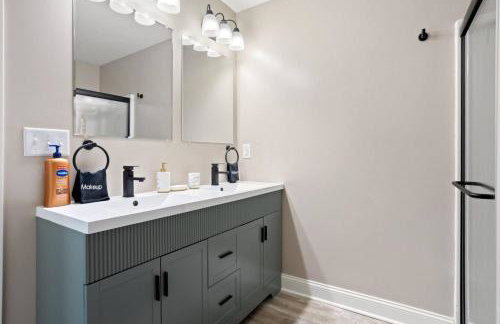 Chic Boho Retreat Near Downtown - Photo 38