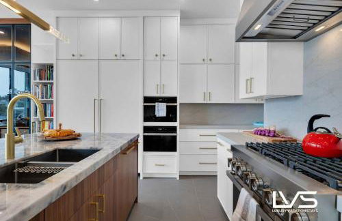 Carlotta- New Construction Luxury Waterfront Villa - Foto 52