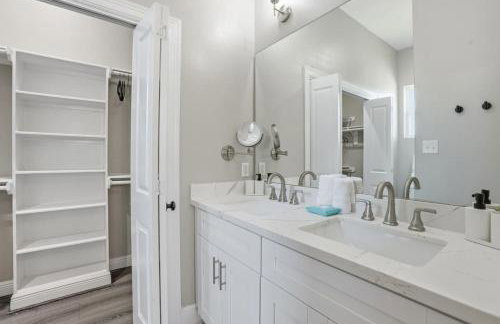 O14B Single-Story 2BR Townhome with King Beds Private Gym - Foto 21