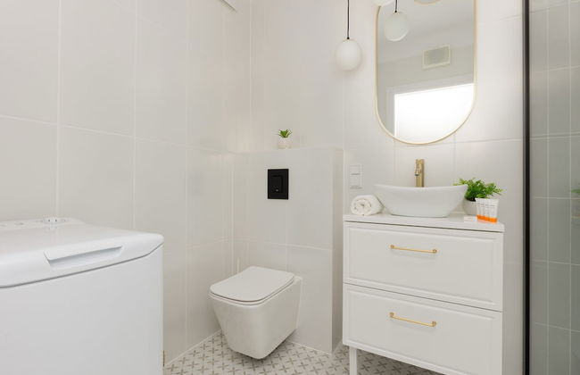 Modern Apartment With Balcony by Renters - Foto 35