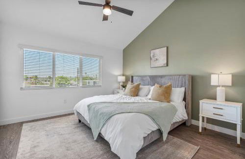 Stylish Phoenix Suite by Zenia Stays - Central & Cozy Escape - Foto 18