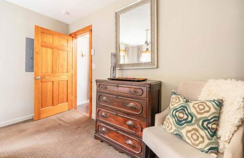 Serene Retreat on a Stream - Photo 8