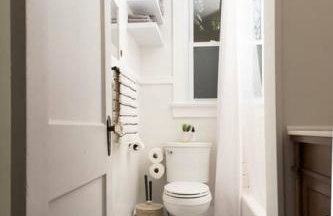 Cozy Blue Door Farmhouse - Photo 27