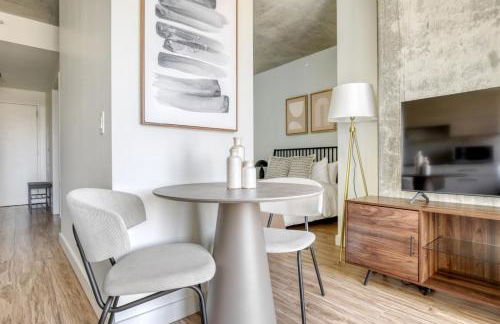 W Loop Studio w Deck Pool Gym 3 blocks to L CHI-644 - Foto 8