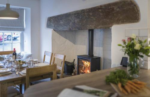 Finest Retreats - Tegannedd - Luxury Grade II Listed Cottage With Hot Tub - Foto 8