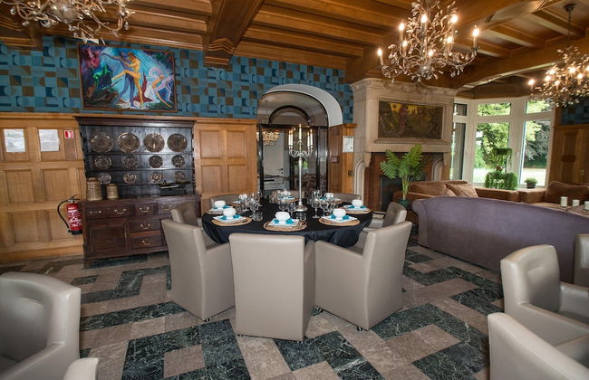 Magnificent Luxury Chateau in Vast Garden with Sauna & Hot Tubs - Photo 76