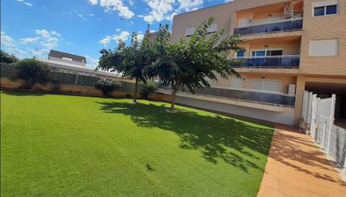 1 bajo con 2 Terrazas piscina y jardin - Foto 2