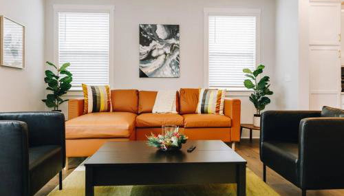 Birdsong Bungalow - Hot Tub, Game Room, Fire Pit - Foto 1