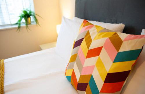 1 The Royal Serviced Apartments, Harwich SuperKing Bed, Parking, Fast WiFi - Foto 5